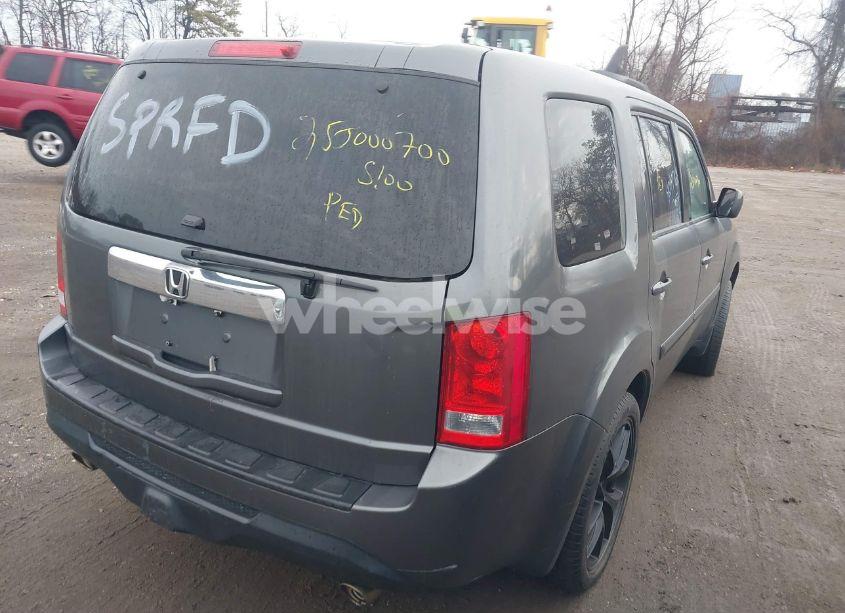 Photo 4 of 2013 Honda Pilot EX (VIN 5FNYF4H43DB001215)