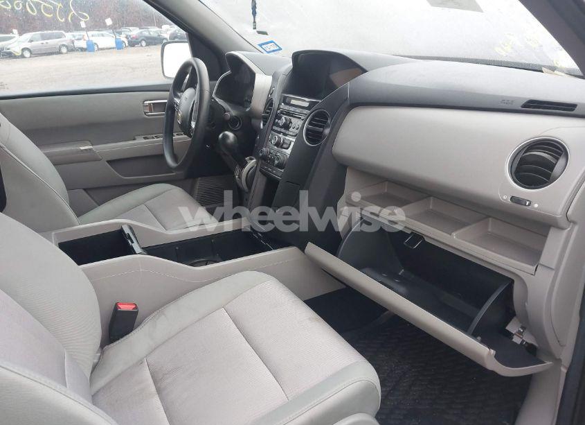 Photo 5 of 2013 Honda Pilot EX (VIN 5FNYF4H43DB001215)