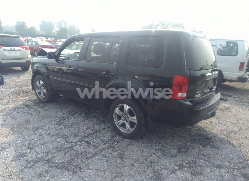 Photo 3 of 2013 Honda Pilot EX (VIN 5FNYF4H43DB009251)