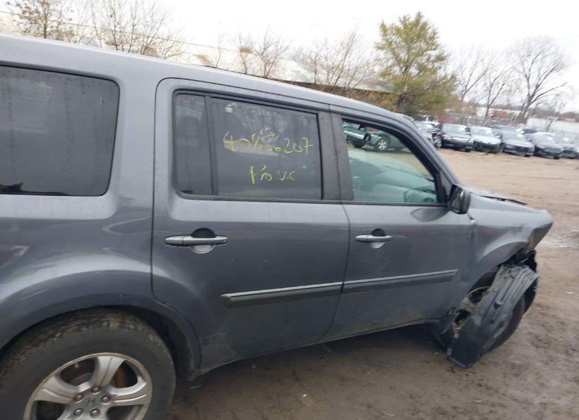 Photo 13 of 2014 Honda Pilot EX (VIN 5FNYF4H43EB017027)