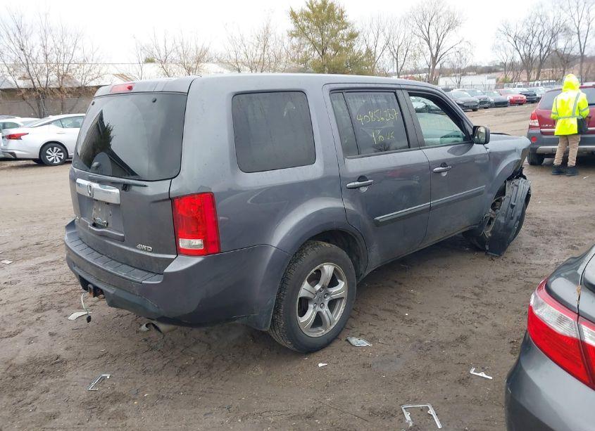 Photo 4 of 2014 Honda Pilot EX (VIN 5FNYF4H43EB017027)