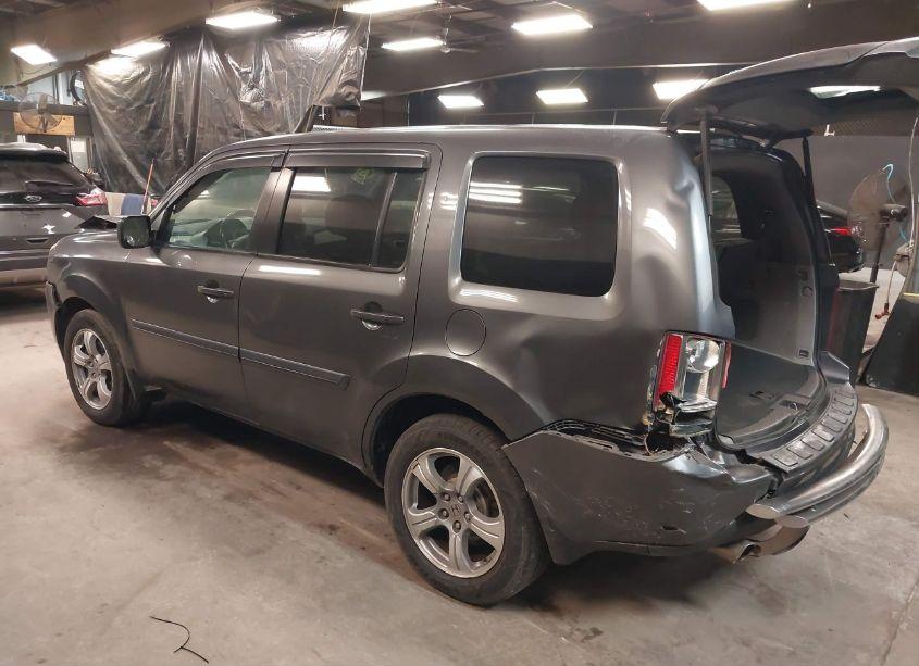 Photo 3 of 2014 Honda Pilot EX (VIN 5FNYF4H43EB053686)