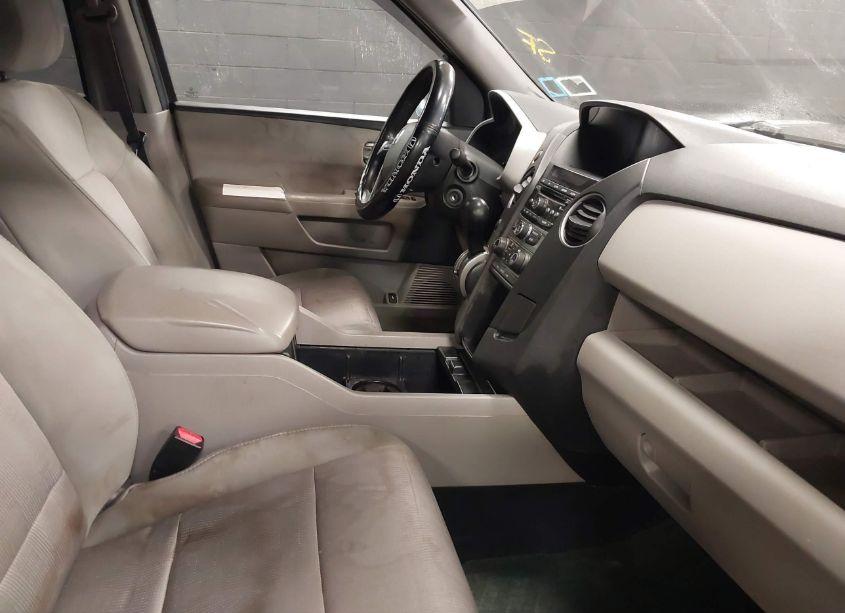 Photo 5 of 2014 Honda Pilot EX (VIN 5FNYF4H43EB053686)