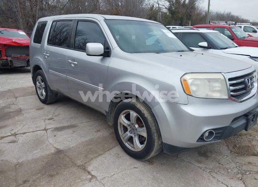 2015 Honda Pilot EX (VIN 5FNYF4H43FB048490) main photo