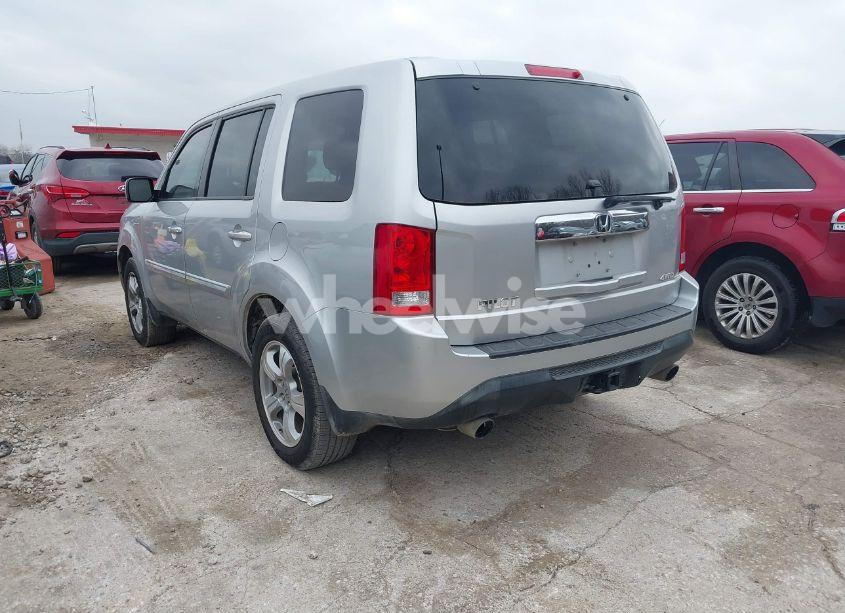 Photo 3 of 2015 Honda Pilot EX (VIN 5FNYF4H43FB048490)