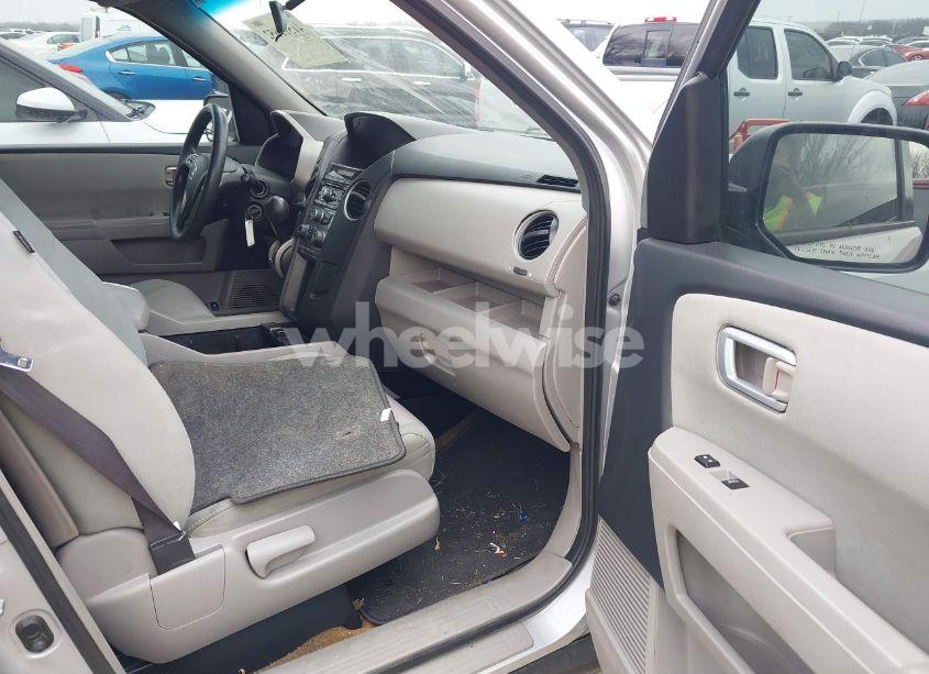 Photo 5 of 2015 Honda Pilot EX (VIN 5FNYF4H43FB048490)