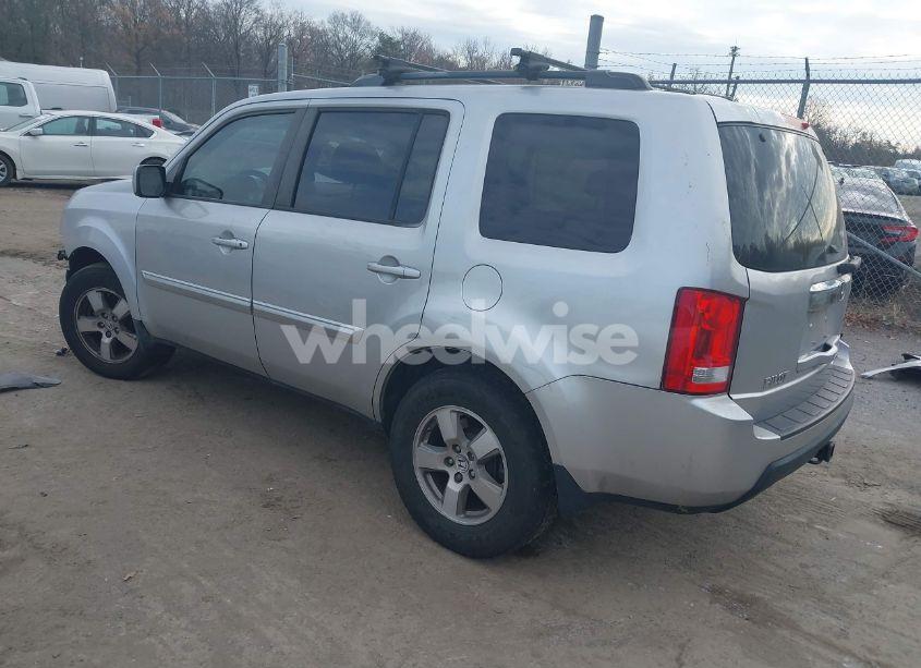 Photo 3 of 2011 Honda Pilot EX (VIN 5FNYF4H44BB079757)