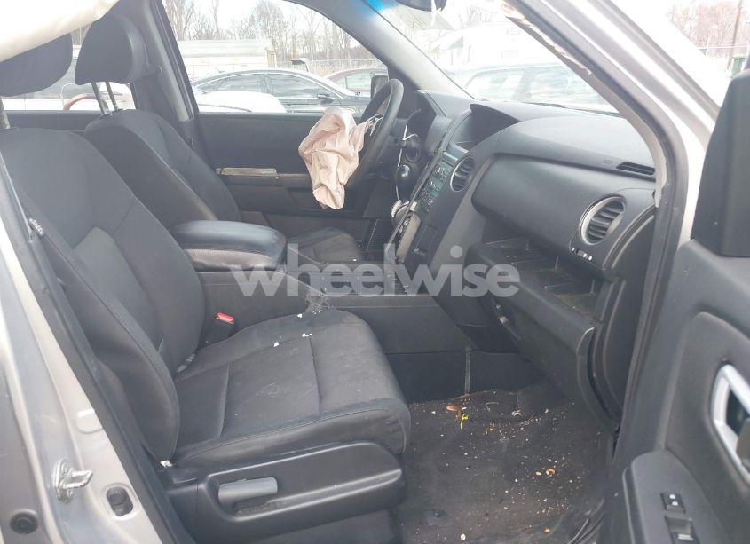 Photo 5 of 2011 Honda Pilot EX (VIN 5FNYF4H44BB079757)