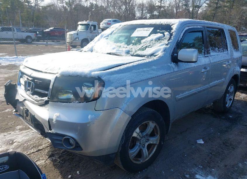 Photo 2 of 2012 Honda Pilot EX (VIN 5FNYF4H44CB045495)