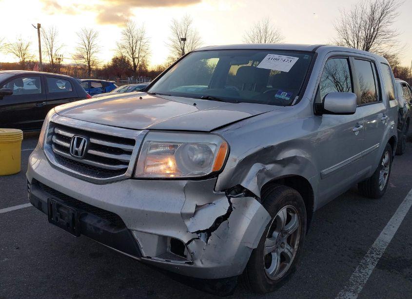 Photo 2 of 2013 Honda Pilot EX (VIN 5FNYF4H44DB067384)