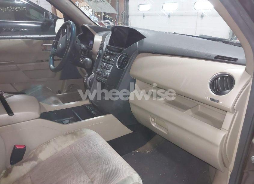 Photo 5 of 2013 Honda Pilot EX (VIN 5FNYF4H44DB074383)