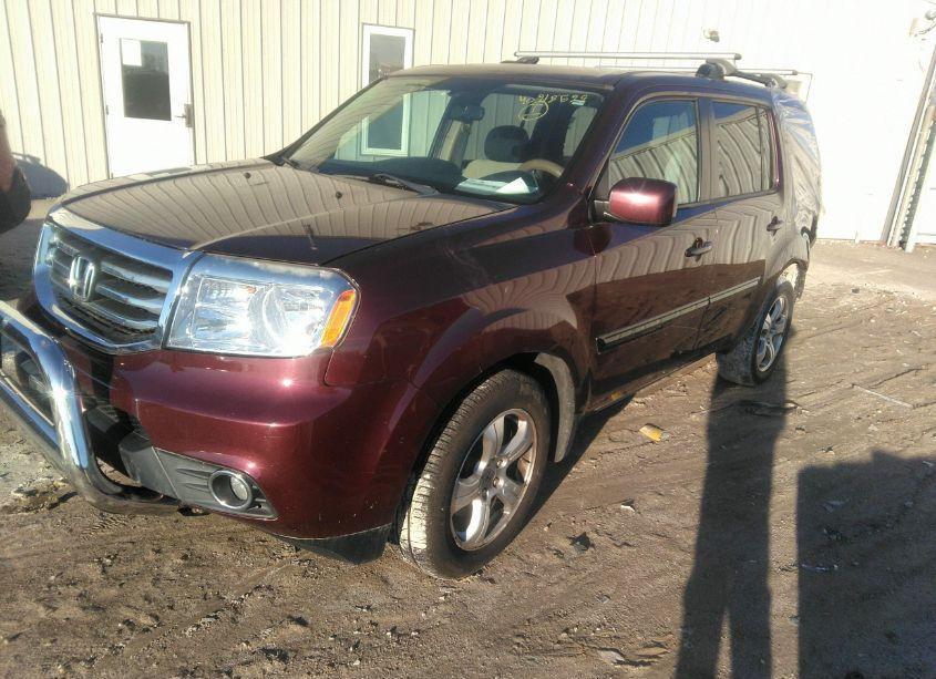 Photo 2 of 2014 Honda Pilot EX (VIN 5FNYF4H44EB014122)