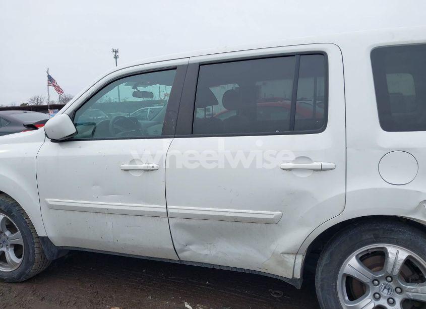 Photo 14 of 2015 Honda Pilot EX (VIN 5FNYF4H44FB064732)