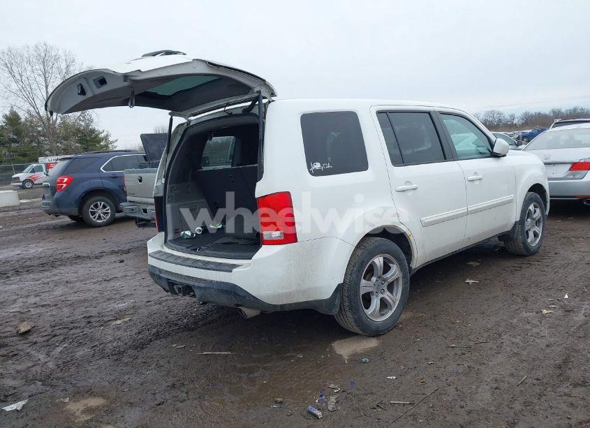 Photo 4 of 2015 Honda Pilot EX (VIN 5FNYF4H44FB064732)