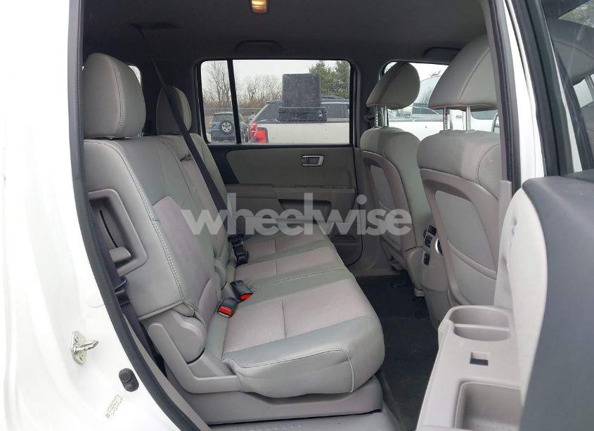 Photo 8 of 2015 Honda Pilot EX (VIN 5FNYF4H44FB064732)