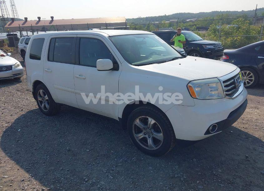 2015 Honda Pilot EX (VIN 5FNYF4H44FB072491) main photo