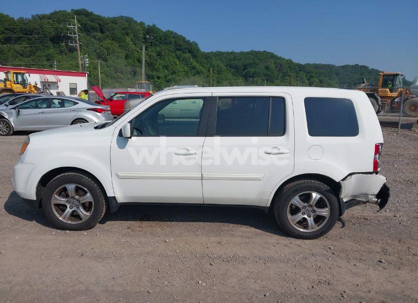 Photo 14 of 2015 Honda Pilot EX (VIN 5FNYF4H44FB072491)