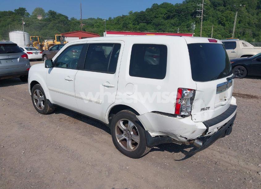 Photo 3 of 2015 Honda Pilot EX (VIN 5FNYF4H44FB072491)