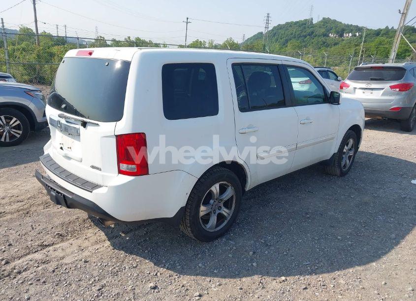 Photo 4 of 2015 Honda Pilot EX (VIN 5FNYF4H44FB072491)