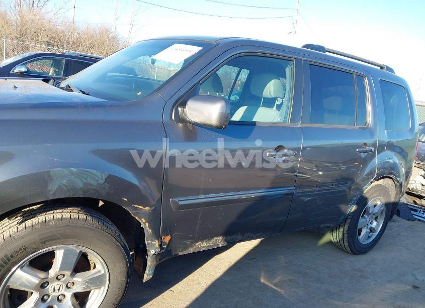 Photo 15 of 2011 Honda Pilot EX (VIN 5FNYF4H45BB093957)