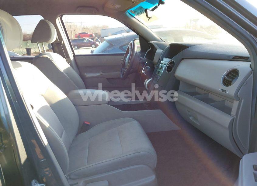 Photo 5 of 2011 Honda Pilot EX (VIN 5FNYF4H45BB093957)