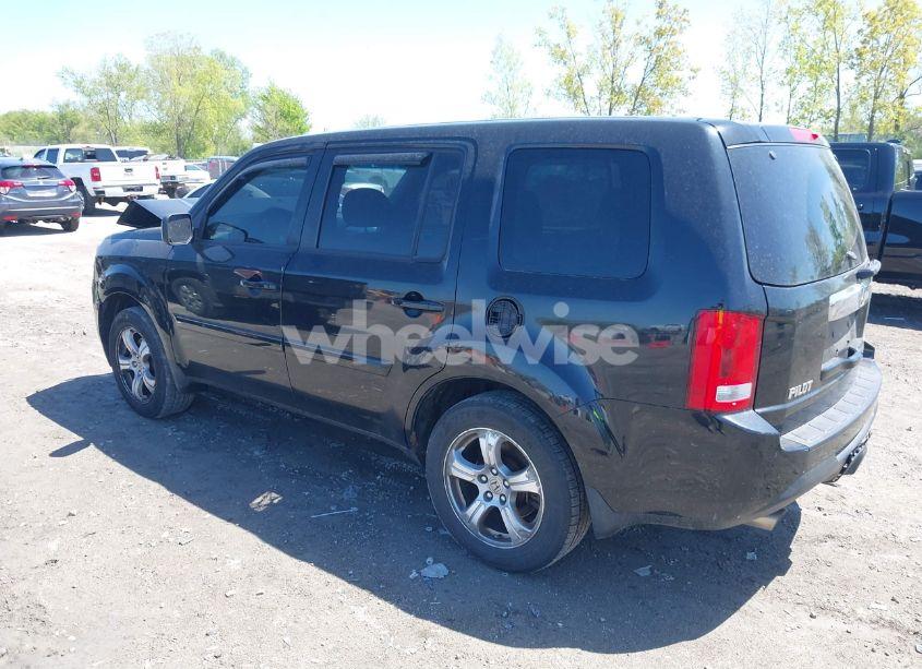 Photo 3 of 2012 Honda Pilot EX (VIN 5FNYF4H45CB006236)