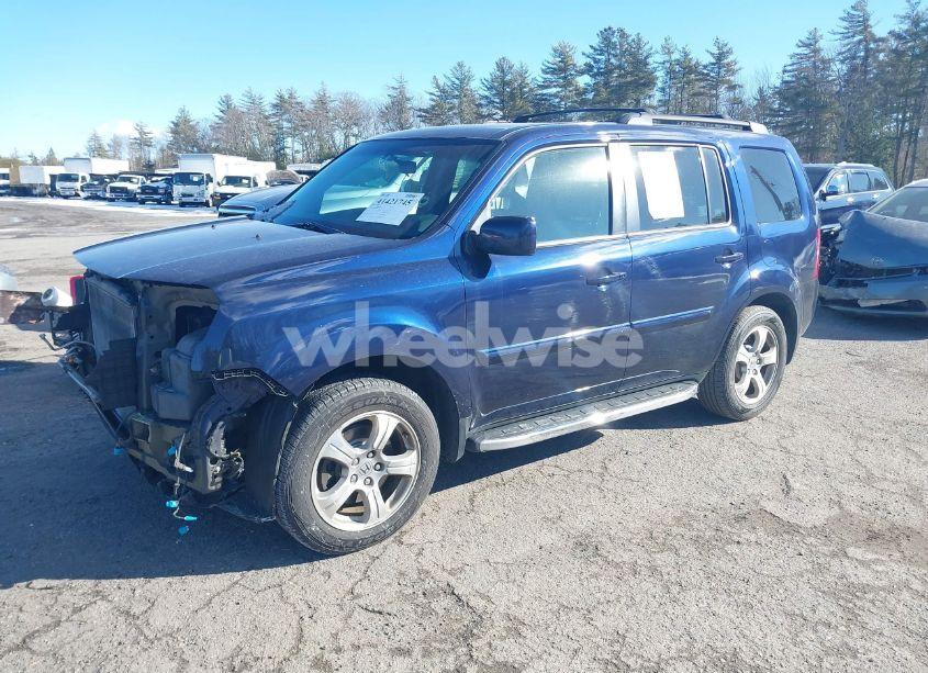 Photo 2 of 2013 Honda Pilot EX (VIN 5FNYF4H45DB010773)