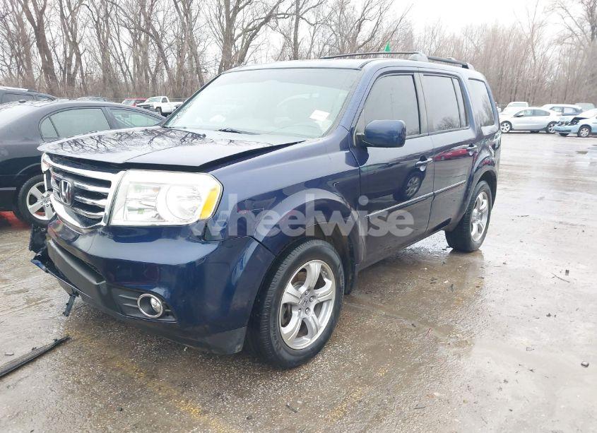 Photo 2 of 2014 Honda Pilot EX (VIN 5FNYF4H45EB031673)