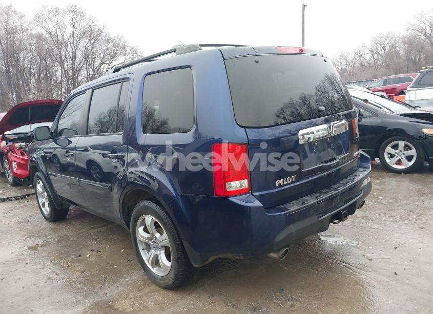 Photo 3 of 2014 Honda Pilot EX (VIN 5FNYF4H45EB031673)