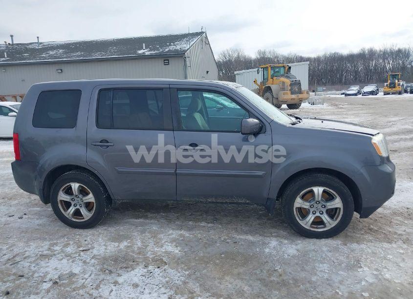 Photo 13 of 2015 Honda Pilot EX (VIN 5FNYF4H45FB054789)