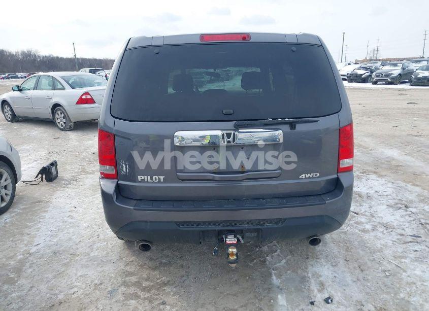 Photo 16 of 2015 Honda Pilot EX (VIN 5FNYF4H45FB054789)