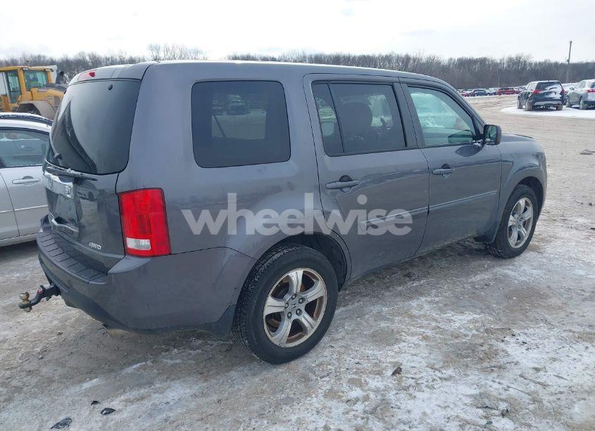 Photo 4 of 2015 Honda Pilot EX (VIN 5FNYF4H45FB054789)