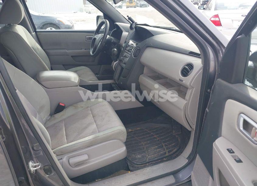 Photo 5 of 2015 Honda Pilot EX (VIN 5FNYF4H45FB054789)
