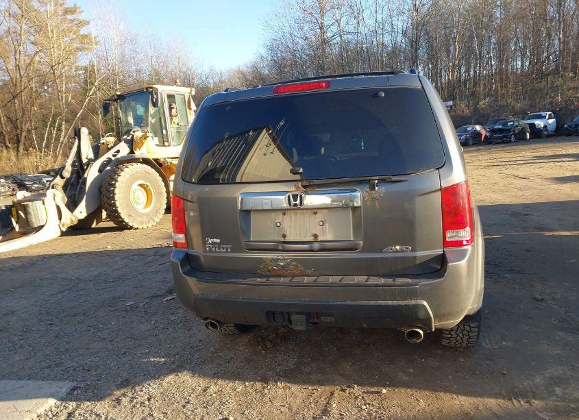 Photo 16 of 2011 Honda Pilot EX (VIN 5FNYF4H46BB028826)