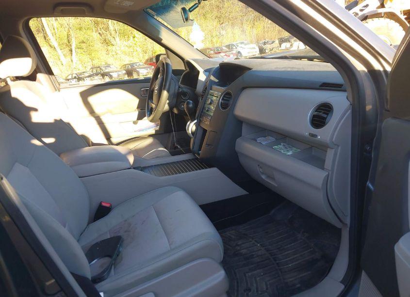 Photo 5 of 2011 Honda Pilot EX (VIN 5FNYF4H46BB028826)