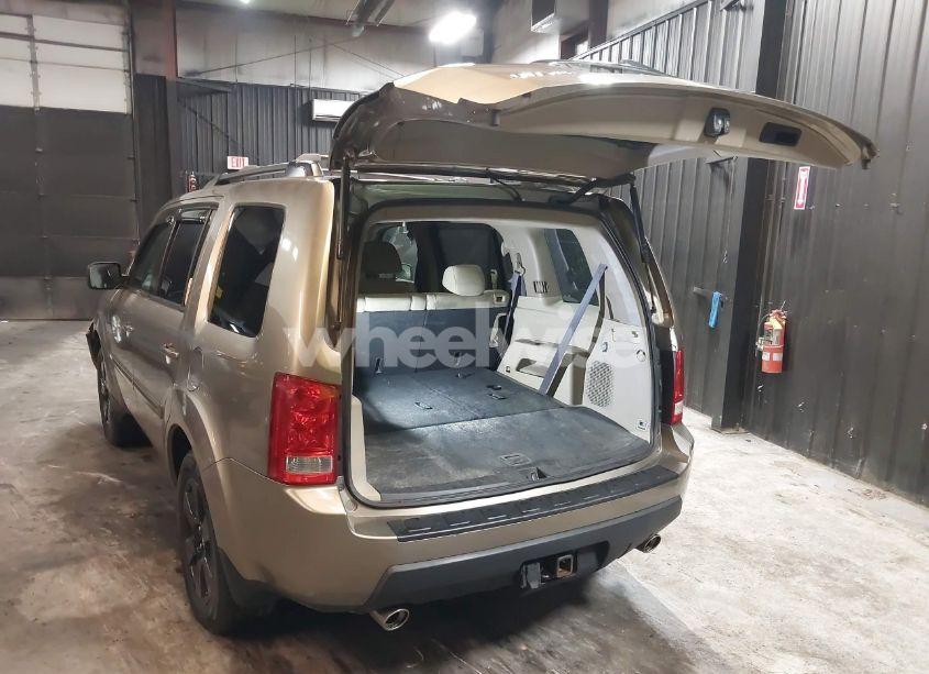 Photo 3 of 2011 Honda Pilot EX (VIN 5FNYF4H46BB105596)