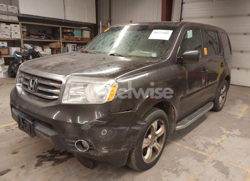 Photo 2 of 2012 Honda Pilot EX (VIN 5FNYF4H46CB003037)