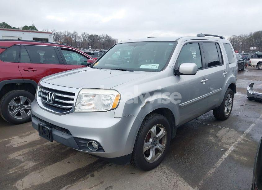 Photo 2 of 2013 Honda Pilot EX (VIN 5FNYF4H46DB080539)