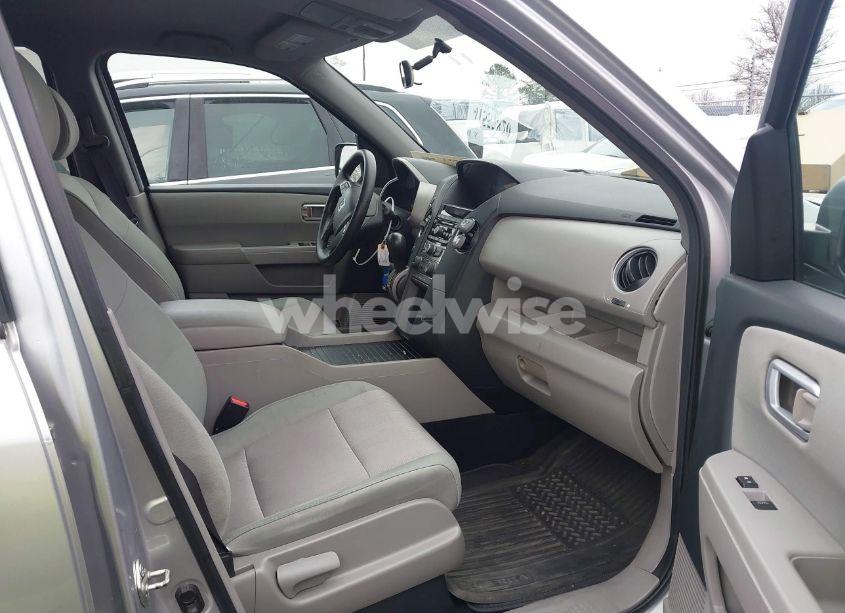 Photo 5 of 2013 Honda Pilot EX (VIN 5FNYF4H46DB080539)