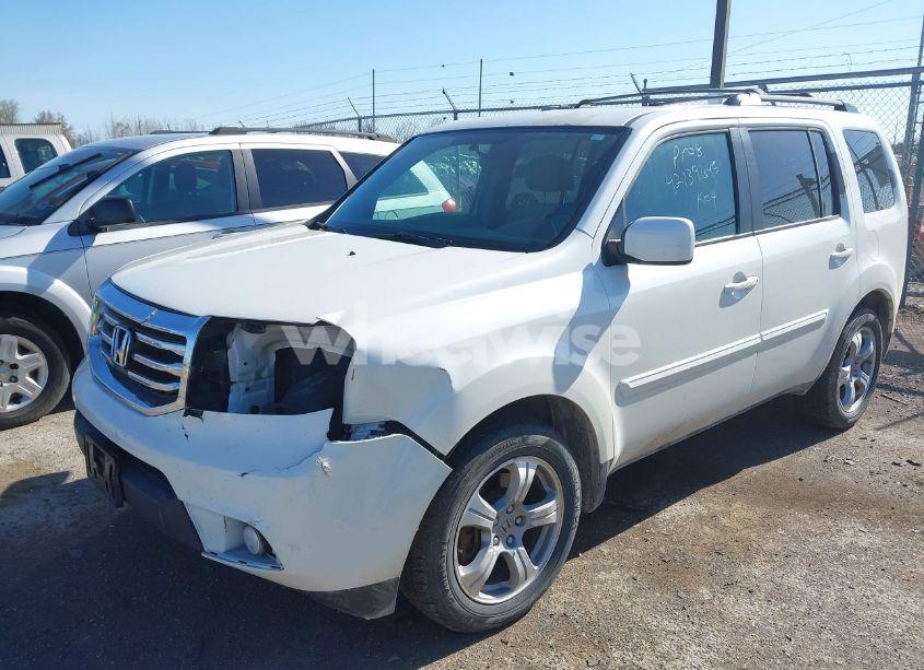 Photo 2 of 2013 Honda Pilot EX (VIN 5FNYF4H46DB506892)