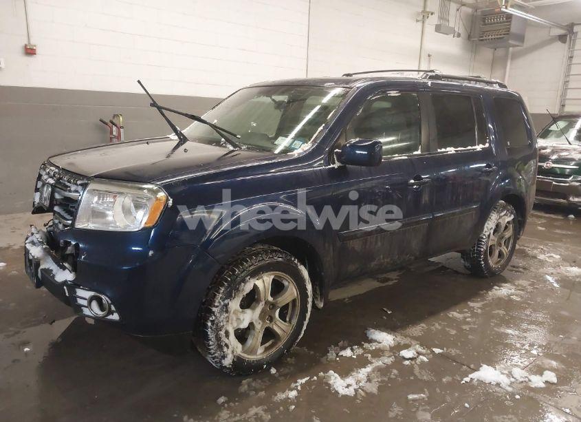Photo 2 of 2015 Honda Pilot EX (VIN 5FNYF4H46FB073190)