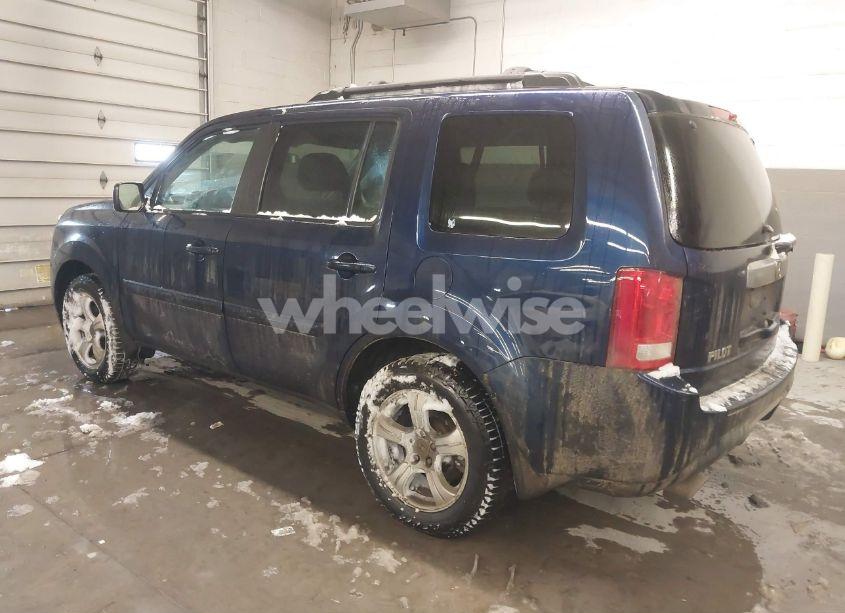 Photo 3 of 2015 Honda Pilot EX (VIN 5FNYF4H46FB073190)