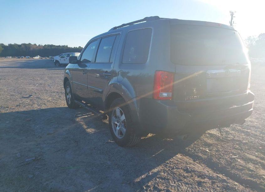 Photo 3 of 2011 Honda Pilot EX (VIN 5FNYF4H47BB055873)
