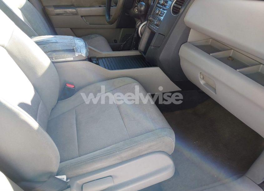 Photo 5 of 2014 Honda Pilot EX (VIN 5FNYF4H47EB014485)