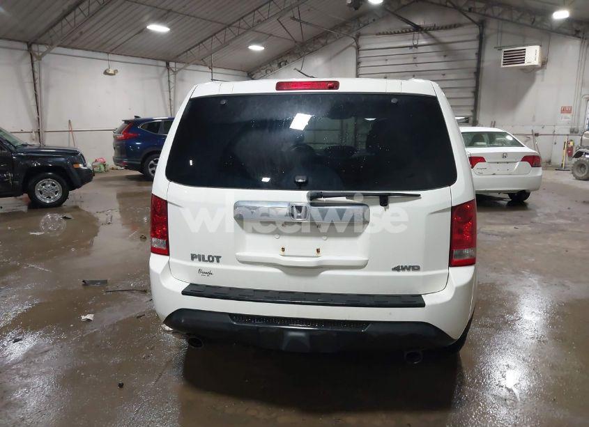 Photo 16 of 2015 Honda Pilot EX (VIN 5FNYF4H47FB018568)