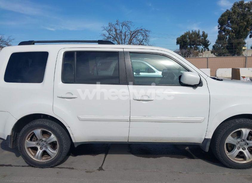 Photo 13 of 2015 Honda Pilot EX (VIN 5FNYF4H47FB025097)