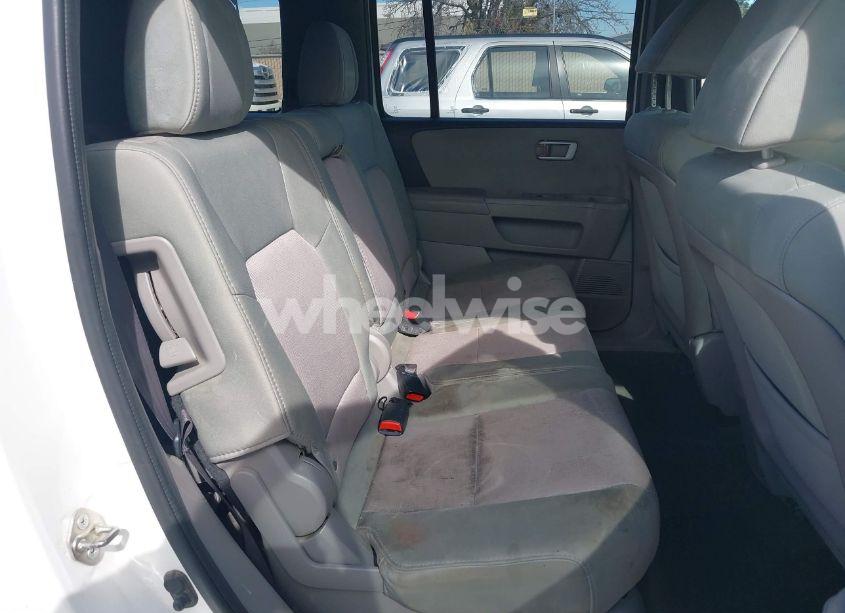 Photo 8 of 2015 Honda Pilot EX (VIN 5FNYF4H47FB025097)