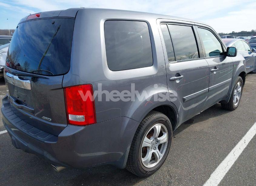 Photo 4 of 2015 Honda Pilot EX (VIN 5FNYF4H47FB043549)