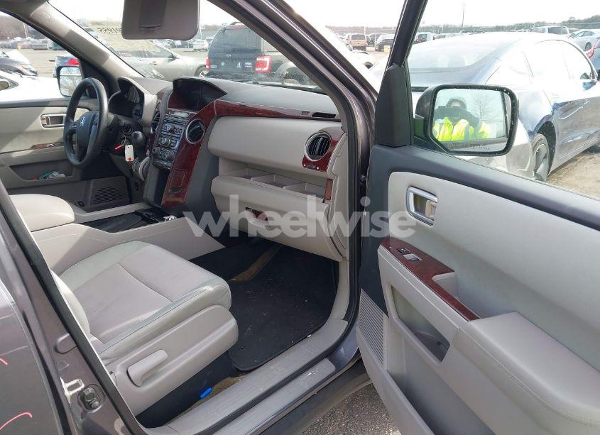 Photo 5 of 2015 Honda Pilot EX (VIN 5FNYF4H47FB043549)