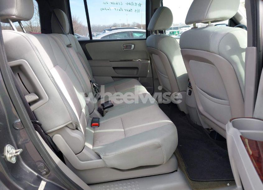 Photo 8 of 2015 Honda Pilot EX (VIN 5FNYF4H47FB043549)